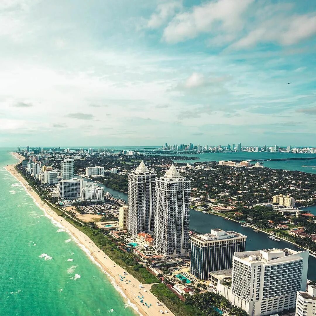 Майами небоскребы. Майами пляж. Пляж майами бич. Miami new. Майами улицы.