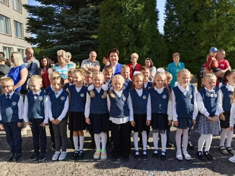 Наровля 2 школа. Наровля школа 3. Последний звонок 2001 сош 4 г георгиевск. Сш 3 наровля. Последний звонок 2001 сош 4 г георгиевск.