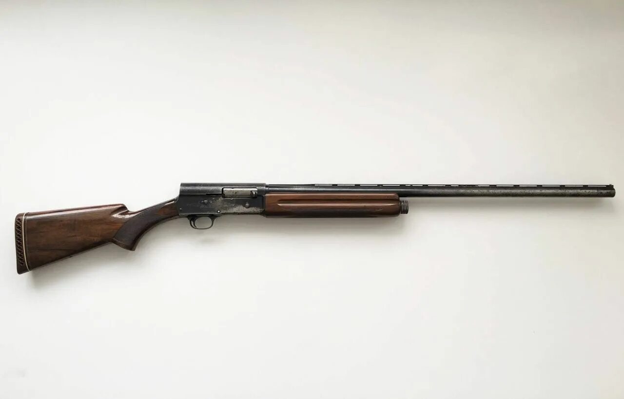 Ружье browning. Ружье Браунинг авто 5. Browning auto-5 дробовик. Remington 11 Browning auto-5. Дробовик Браунинг а5.