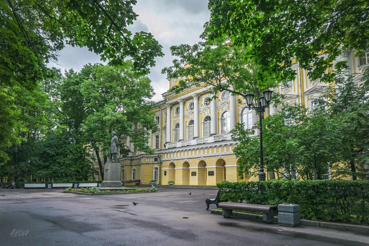 Педагогический сайт спб. Институт Герцена Санкт-Петербург. Педагогический университет Питер Герцена. Дворец Разумовского в Санкт-Петербурге. Дворец графа Разумовского в Санкт-Петербурге.