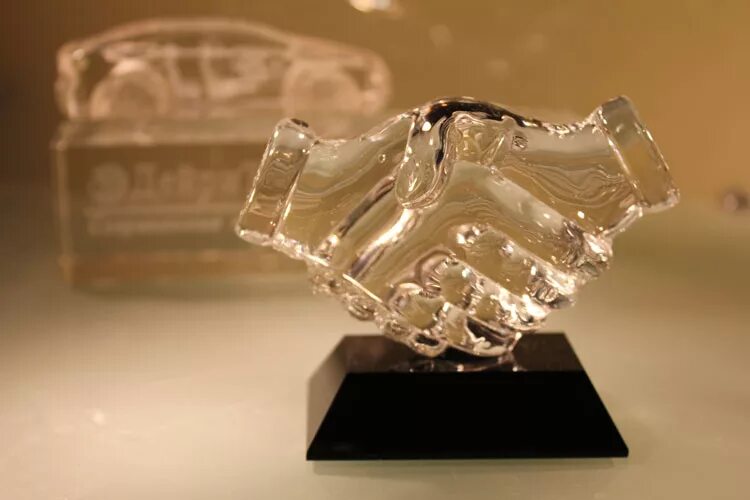 богемия кристал bohemia crystal бокалы. хрусталь снежинка glasspo. хрустальная вазочка с металлической ручкой. хрусталь на заказ. чешская хрустальная посуда богемия гласс.