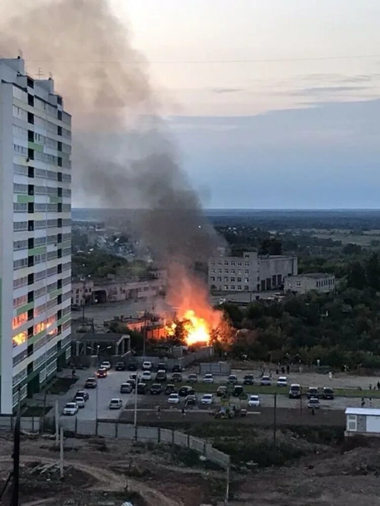 Что горит в кирове сегодня. Киров пожар. пожар на кирова. пожар в кировском. пожар в кирове сейчас.