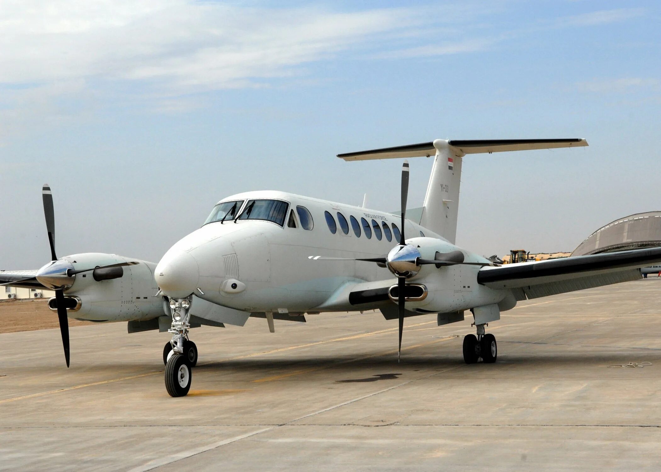 Beech king air 350. турбовинтовой ан 22 самолет турбовинтовой. 4 моторный турбовинтовой самолет. самолёт антей ан-22. двухмоторный турбовинтовой самолет.