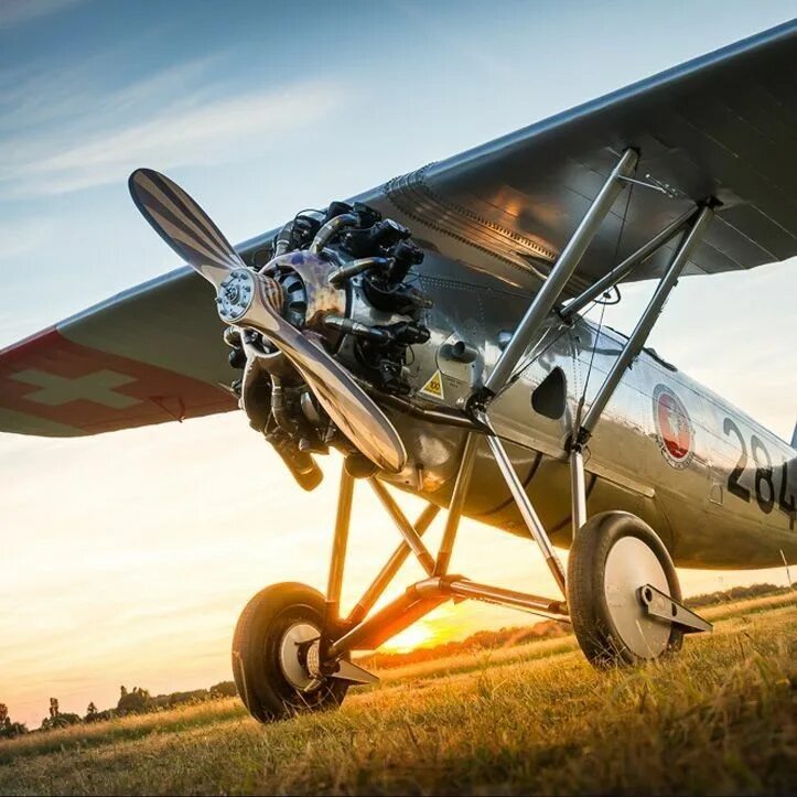 Fly touch. Старые самолеты. Буш самолеты. Старые самолёты фото. BMW old Airplane.