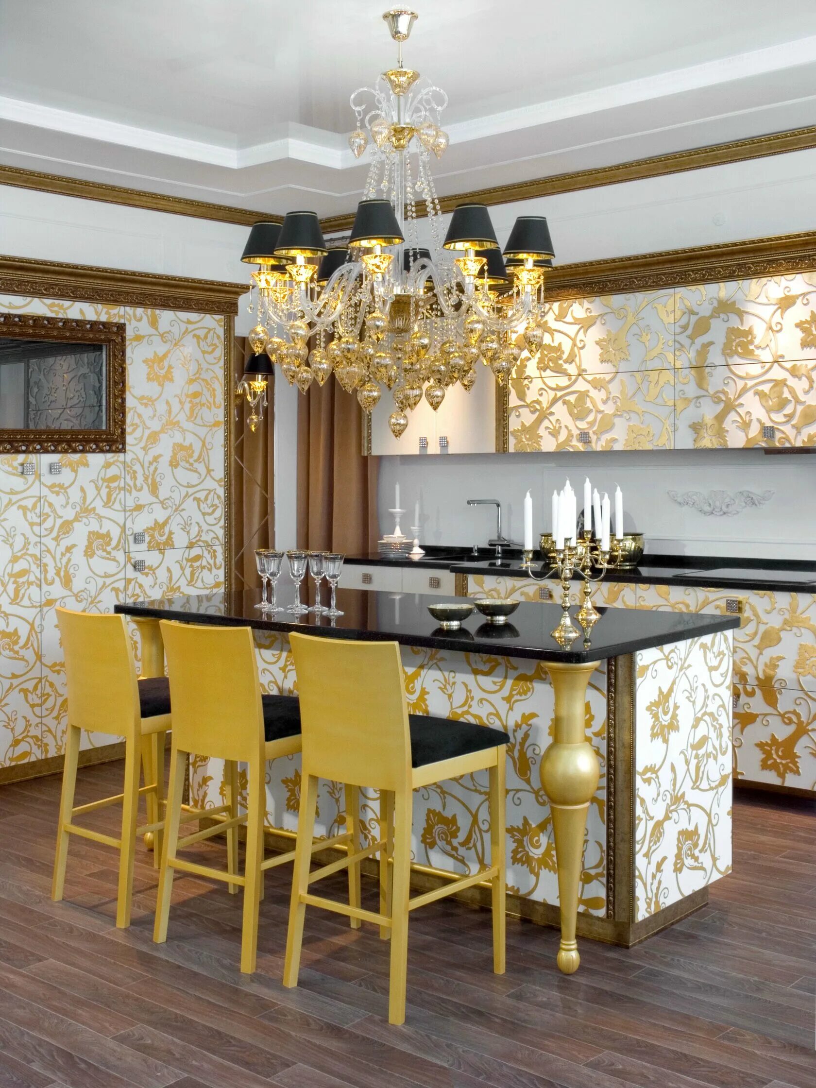 Золотистые кухонные. Кухня в золотом цвете. Кухня в бело золотом цвете. Кухня под золото. Кухня в золотом интерьере.