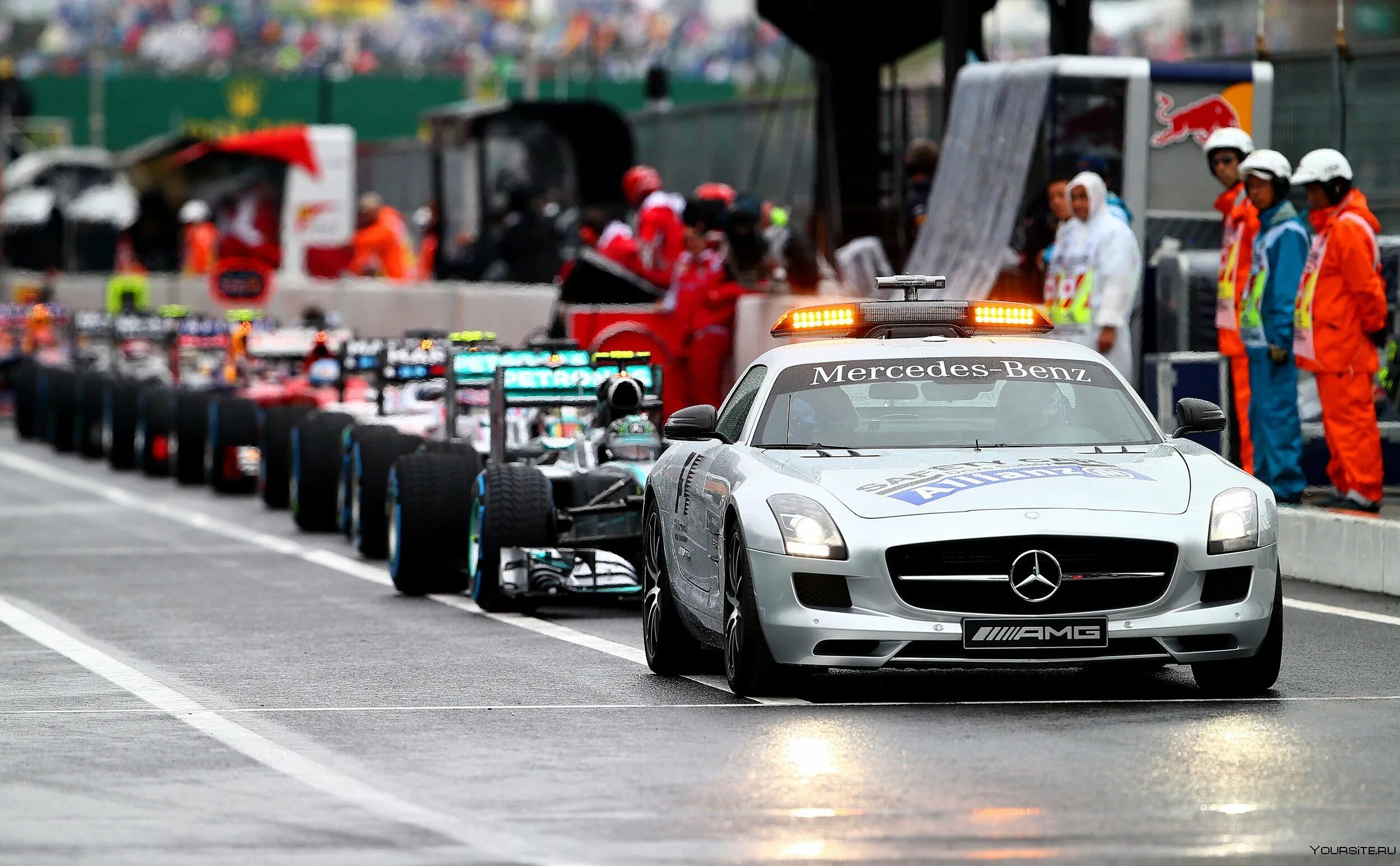 Начать гонку. Mercedes Benz AMG f1. САФЕТИ кар формулы 1. САФЕТИ кар Mercedes на f1 2022. Mercedes Benz f1 2014.