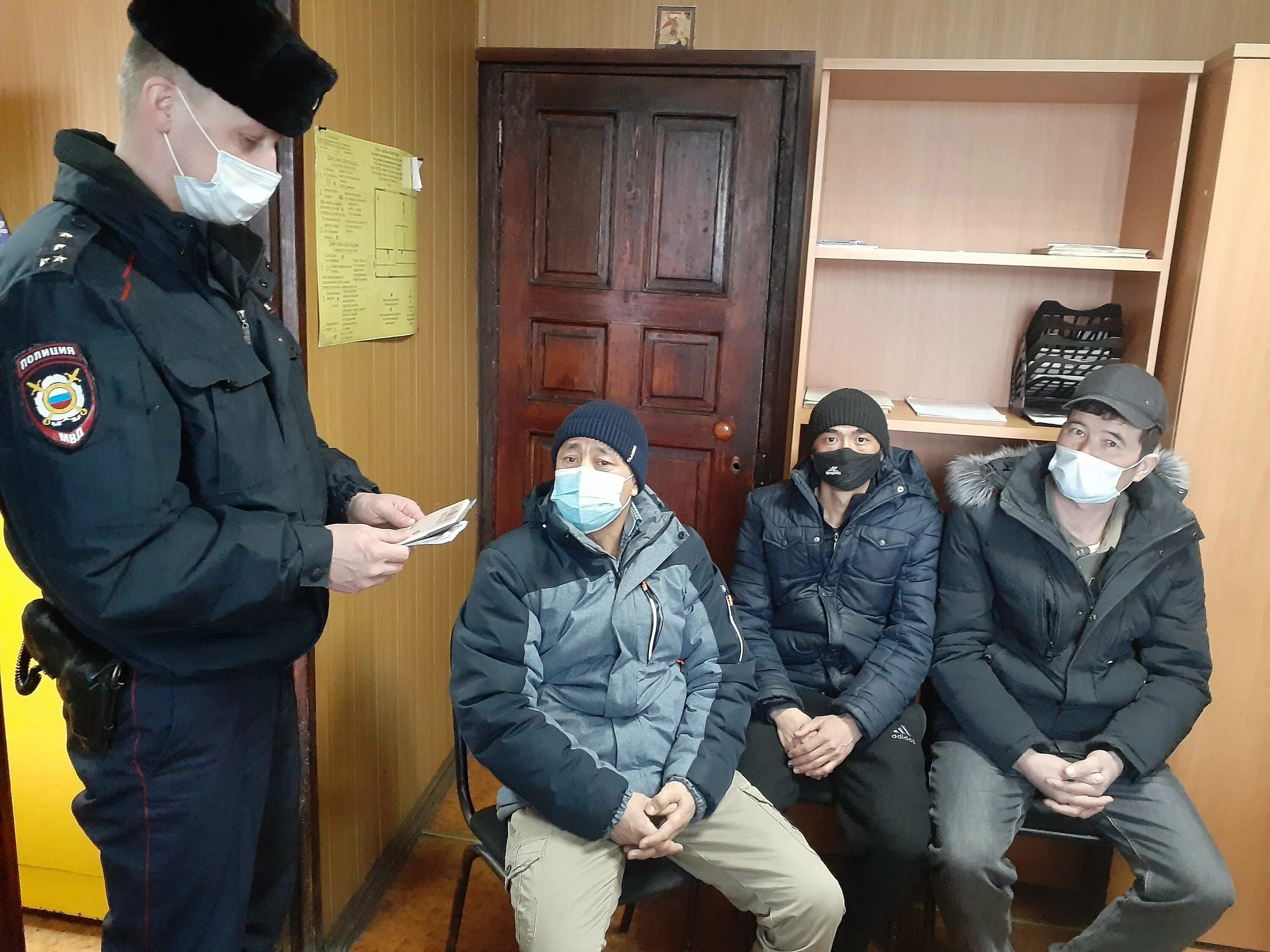 Мобилизация протесты. Новости аресты. Новости аресты. Москва пушкинская площадь митинг сегодня. Полицейский арестовывает преступника.