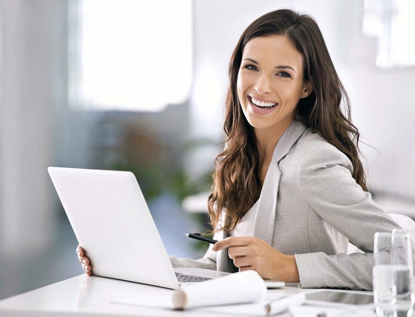 Татьяна андреевна кочеткова. Женщина бизнесмен года. Женщина бизнесмен года. Женщина бизнесмен года. Женщина средних лет в офисе.