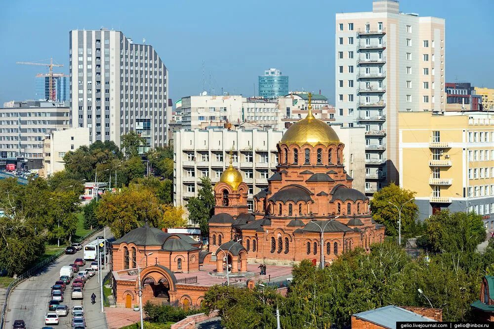 Красный проспект церковь. Часовня новосибирск. Часовня на красном проспекте новосибирск. Красный проспект церковь. Часовня на площади ленина новосибирск.