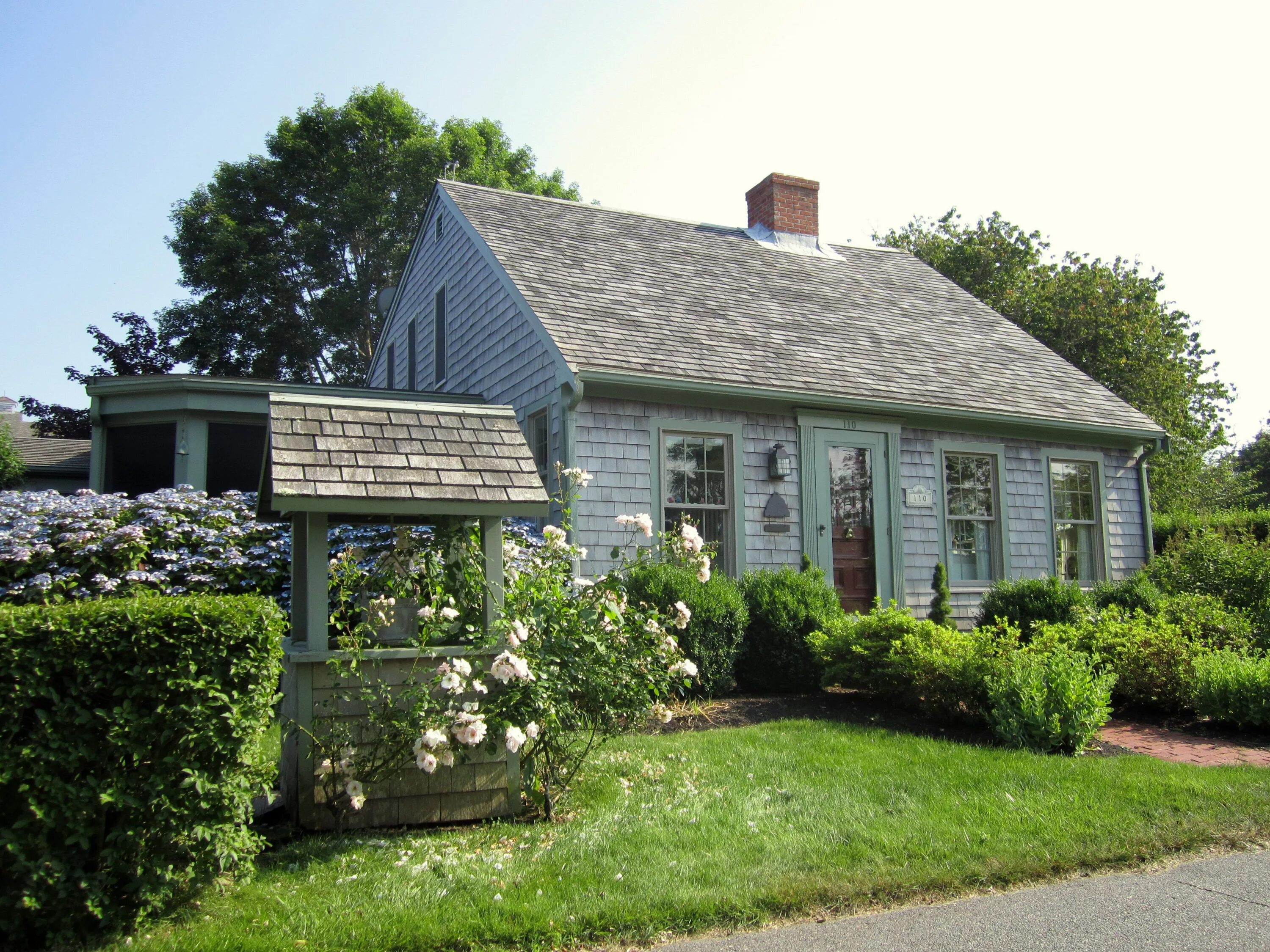 Код домика. Кейп код. музей кеннеди на кейп коде. cape cod style house old. кейп-кодов дом 20 век.