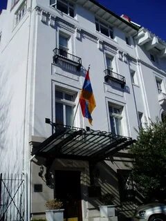 Сколько посольства в армении