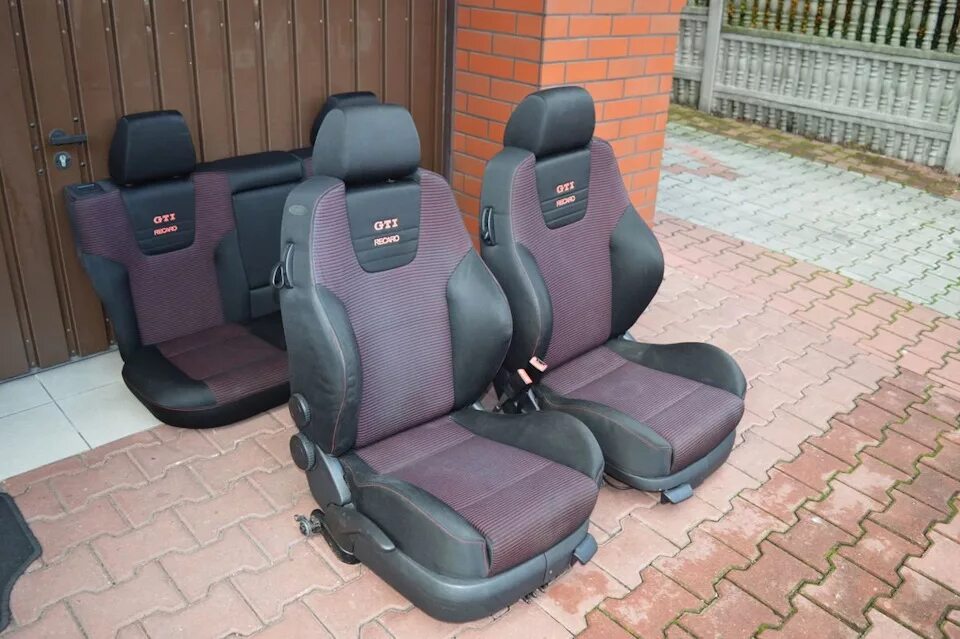 Купить сиденья б у авито. Recaro Golf 4. VAG Sport Recaro. Recaro mk4. Recaro Volkswagen Golf 4.