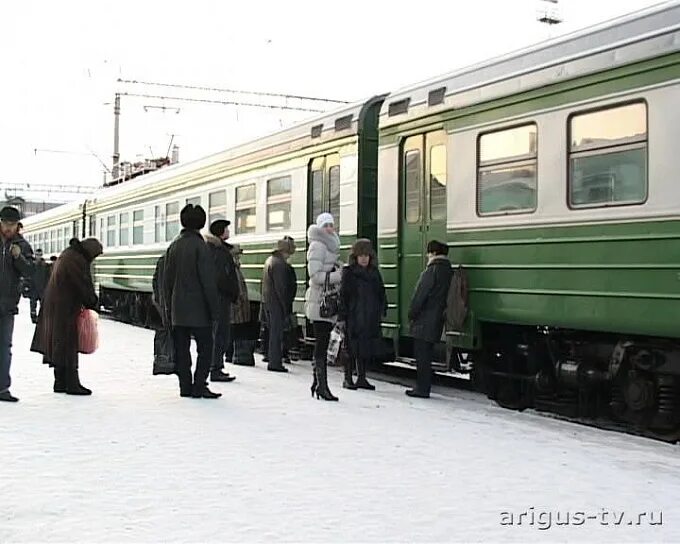 Электрички можно ли выйти раньше. Электричка Улан-Удэ Мысовая. Поезд Бурятия. Электричка Улан Удэ Выдрино. Байкальская электричка газета.