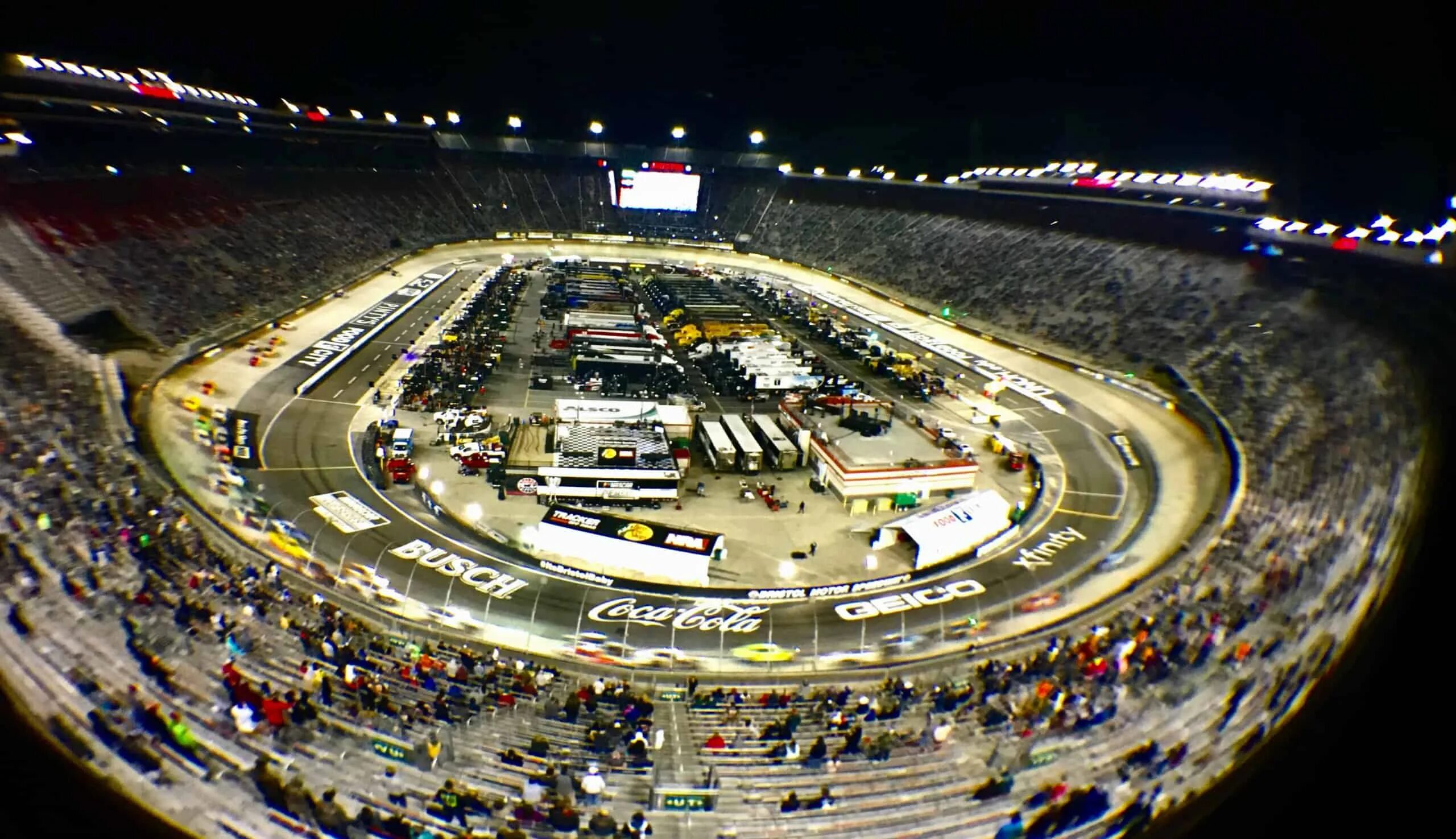 Круг наскар. NASCAR Bristol Motor Speedway. Бристоль 2023 наскар. Bristol Motor Speedway. Флорида стадион наскар.