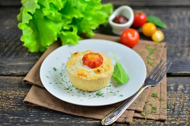Куриное суфле на пару. Куриное суфле. суфле с овощами. куриное суфле в духовке. суфле из рыбы подача в ресторане.