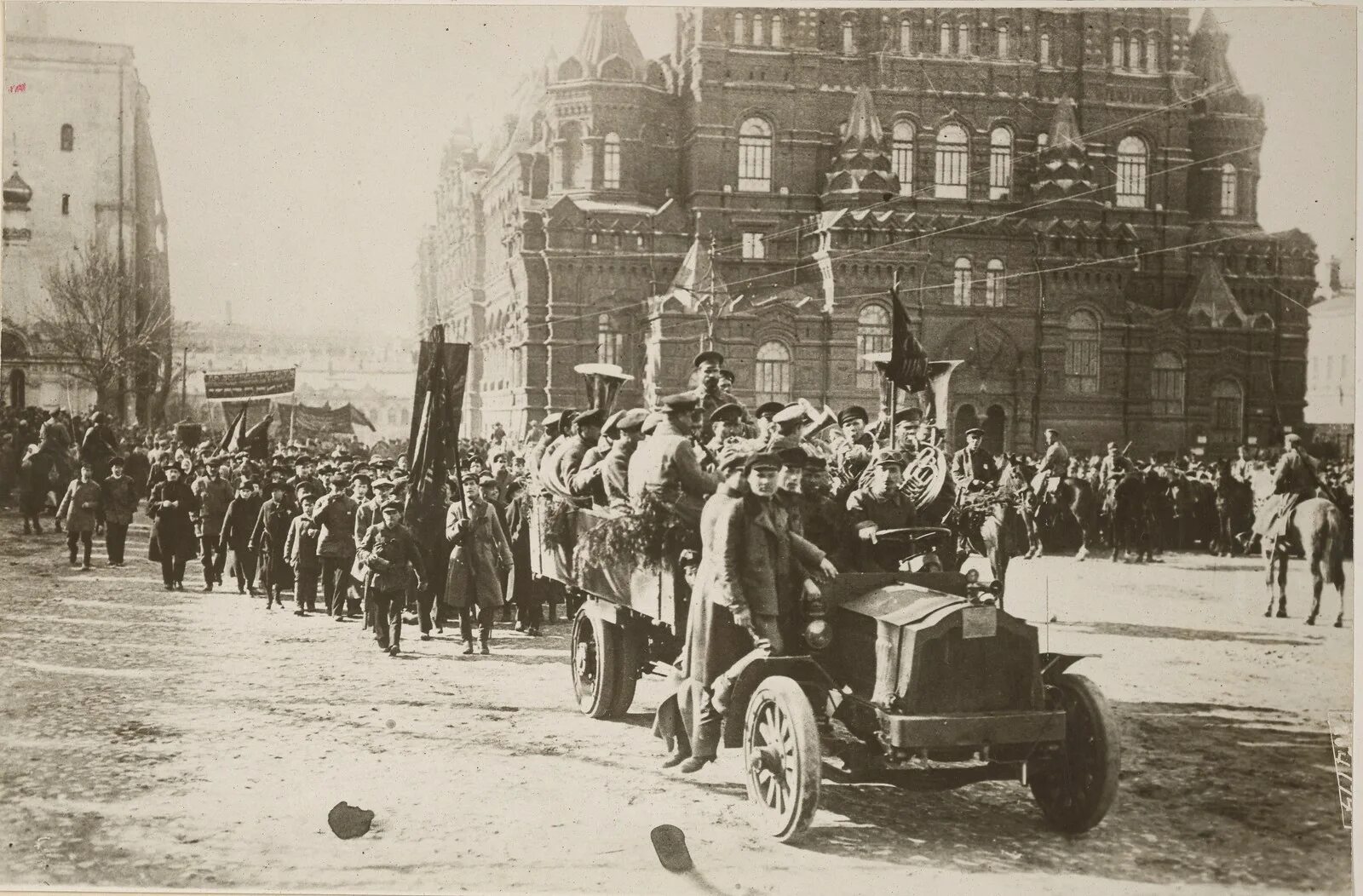 Гражданская революция 1918. Демонстрация 1 мая 1918 года Москва. Революция в Москве 1917. Октябрьская революция 1918. Красная площадь 1917.