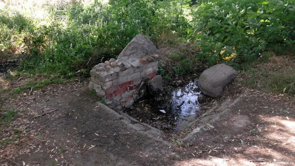 Родники в краснодарский. Поселок гирей Краснодарский край. Родник Калининград. Родник природа.