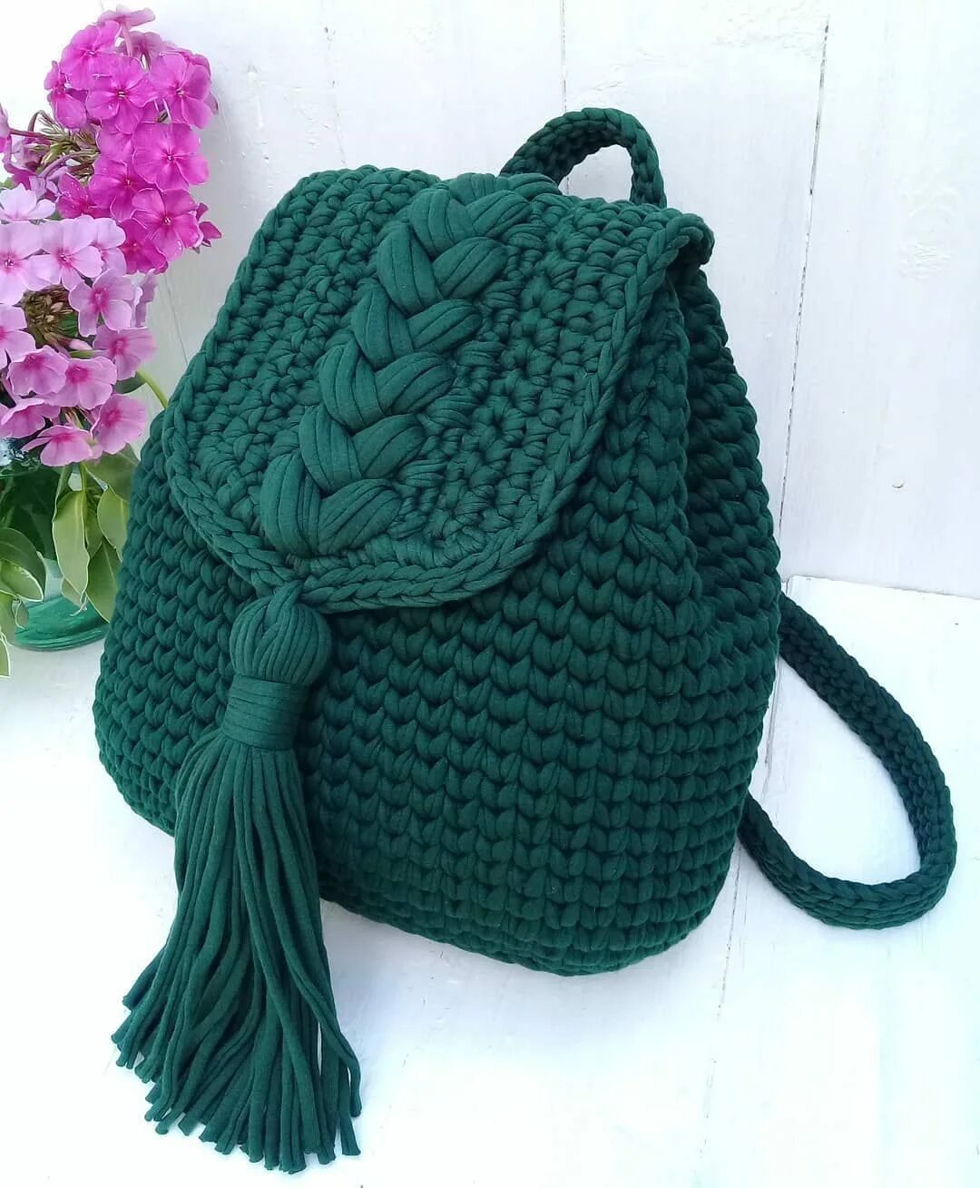 Вязаный рюкзак. Рюкзак крючком. Вязать рюкзак трикотажная пряжа. Вязать рюкзак трикотажная пряжа. Сумки и рюкзаки из трикотажной пряжи.