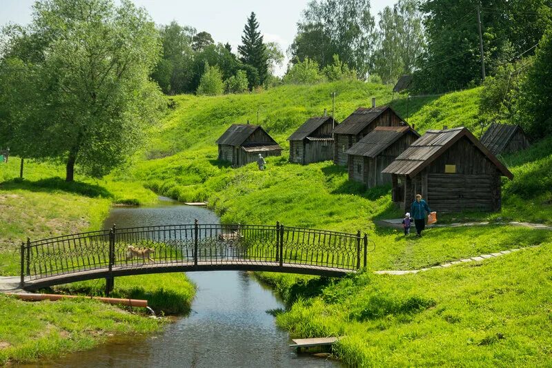 Красивая деревня. Село Вятское Ярославской река. Музей «русская банька по-чёрному». Село Вятское Ярославская область эко деревня. Вятское село зимой музей «банька по-чёрному».