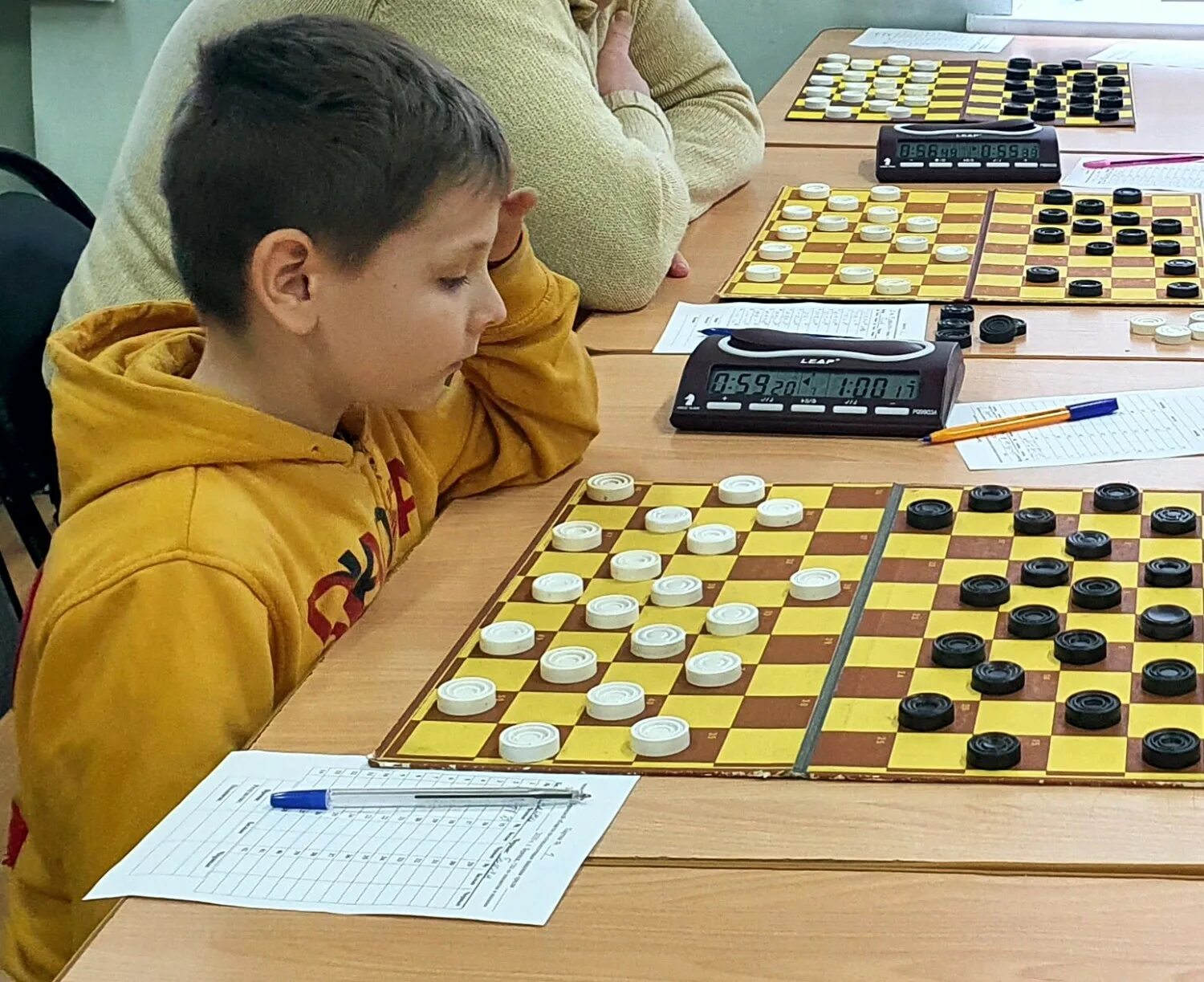 Шашки зафук. А ну кпа шашки под вымсь. Шашки с резинкой. А ну ка шашки. Шашки десятое королевство.