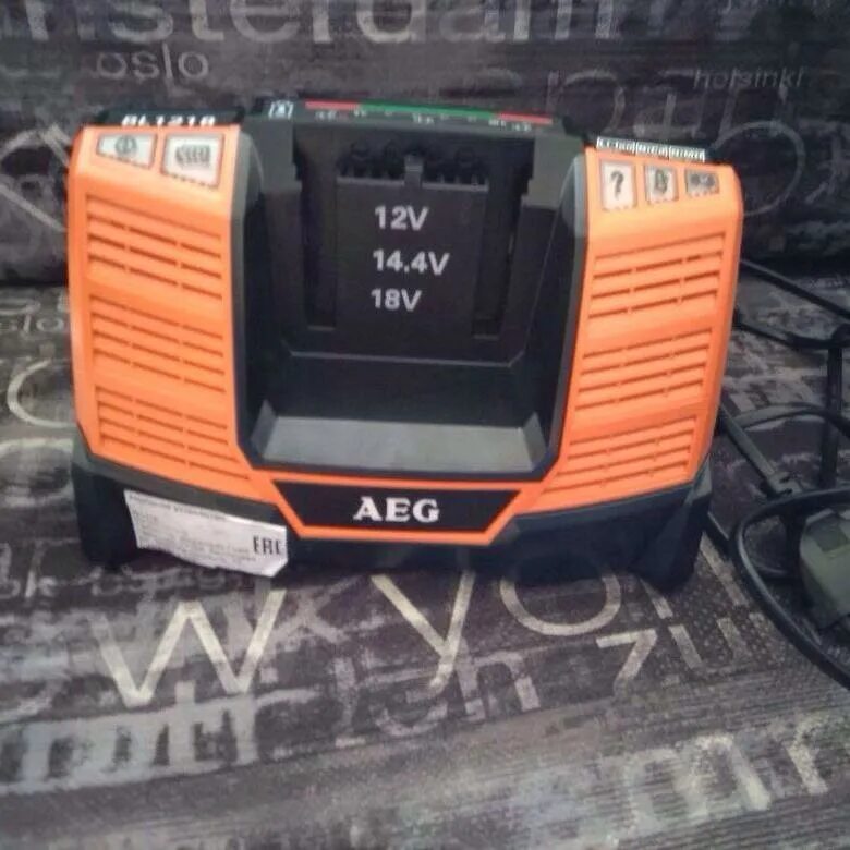 AEG bl1218. ЗУ AEG bl1218. Зарядное устройство bl1218 AEG. AEG bl1218 шуруповерт. Зарядное устройство aeg