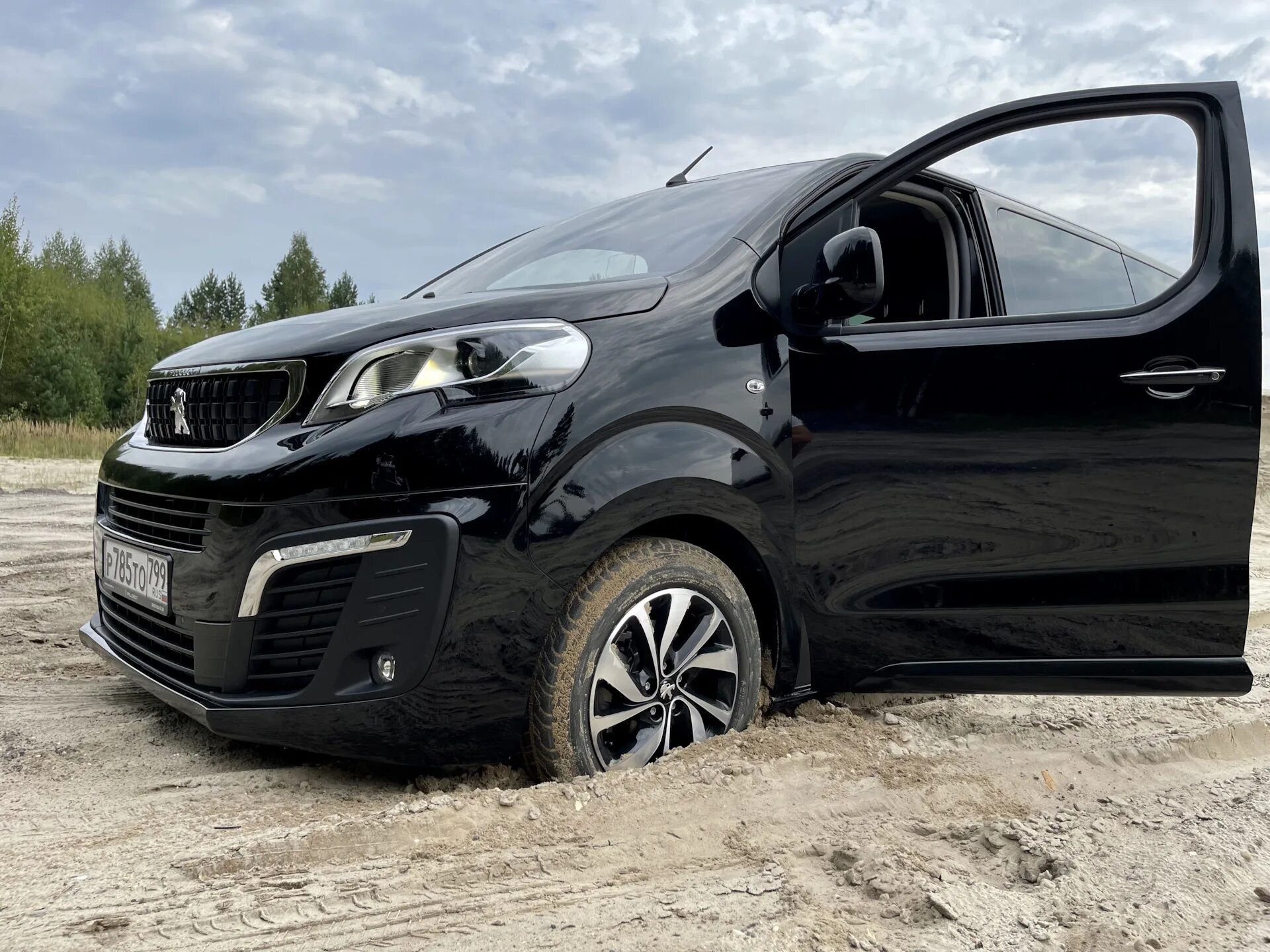 Peugeot traveller 2014. Peugeot traveller, 202. Peugeot traveller м919ак716. Peugeot traveller 2018.