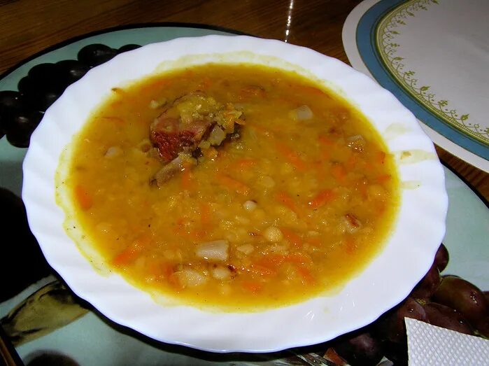 Гороховый суп с копчеными в мультиварке. Гороховый суп на зиму. Гороховый суп на зиму заготовка. Меню суп гороховый. Гороховый суп готовый.