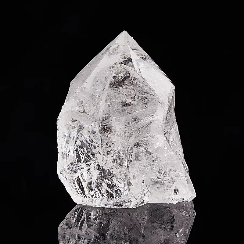 кварц (горный хрусталь). горный хрусталь кристалл. кристаллы горного кварца. минералы кварц горный хрусталь. кусок хрусталя.