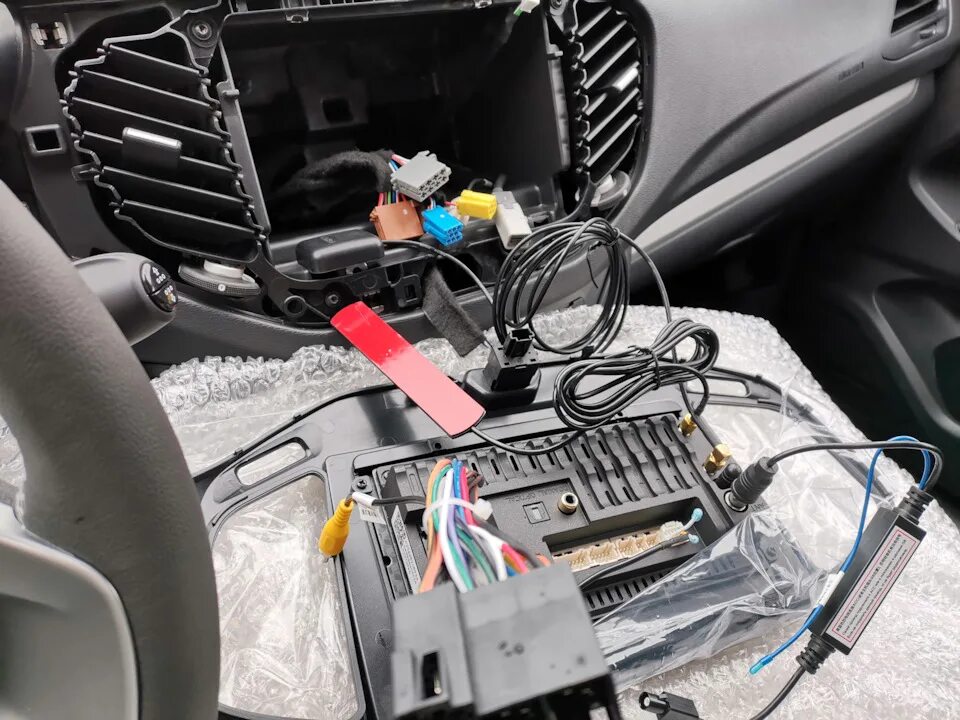 Teyes cc2 plus rca. Подключение rca к магнитоле. Teyes подключение сабвуфера. Teyes подключение сабвуфера. Подключение саба к teyes cc3.