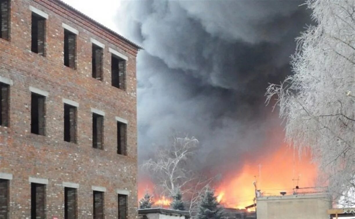 Погода на 10 дней узловая тульская область. Пожар в Узловой Тульской области хладокомбинат. Узловский хладокомбинат. Пожар на хладокомбинате. Узловский хладокомбинат пожар.