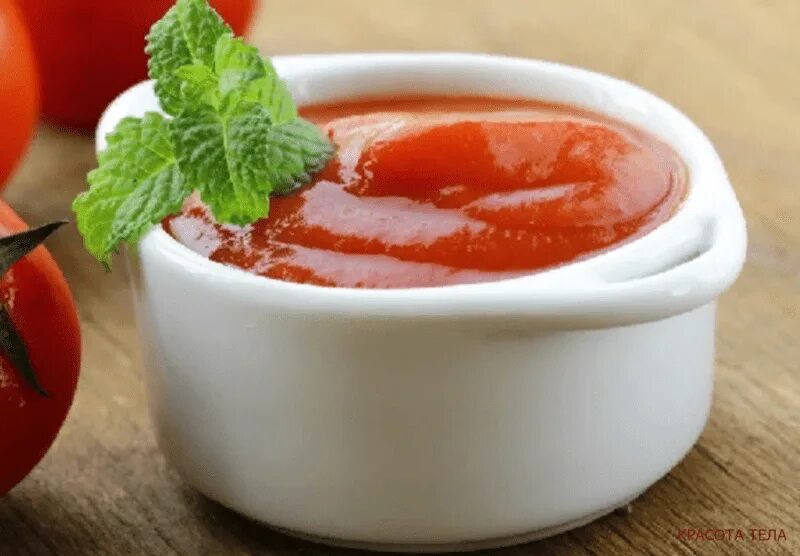 Густой домашний кетчуп из помидор. Домашний кетчуп. Домашний соус кетчуп. Вкусный томатный соус домашний. Соус томатный с овощами.