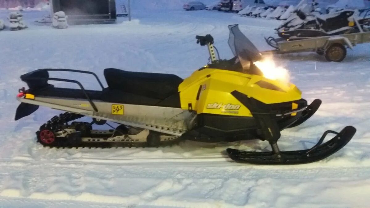 Снегоход BRP Tundra 550 WT;. Снегоход скидо тундра 550. Снегоход Tundra lt 550f. Ski Doo Skandic Tundra. Тундра лт