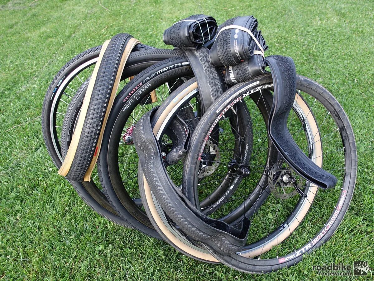 покрышка автомобильная. фигуры из шин. бескамерные шины для велосипеда 26. покрышка от велосипеда. покрышки merritt option.