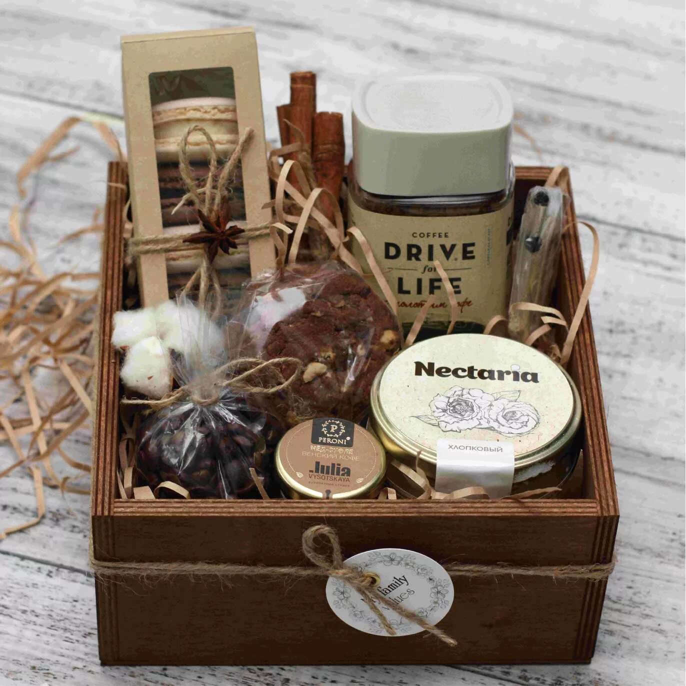 Кофе в коробочке. Кофейный набор в подарок. Кофейный подарочный набор. Подарочная коробка для мужчины с кофе. Подарок " мужской".