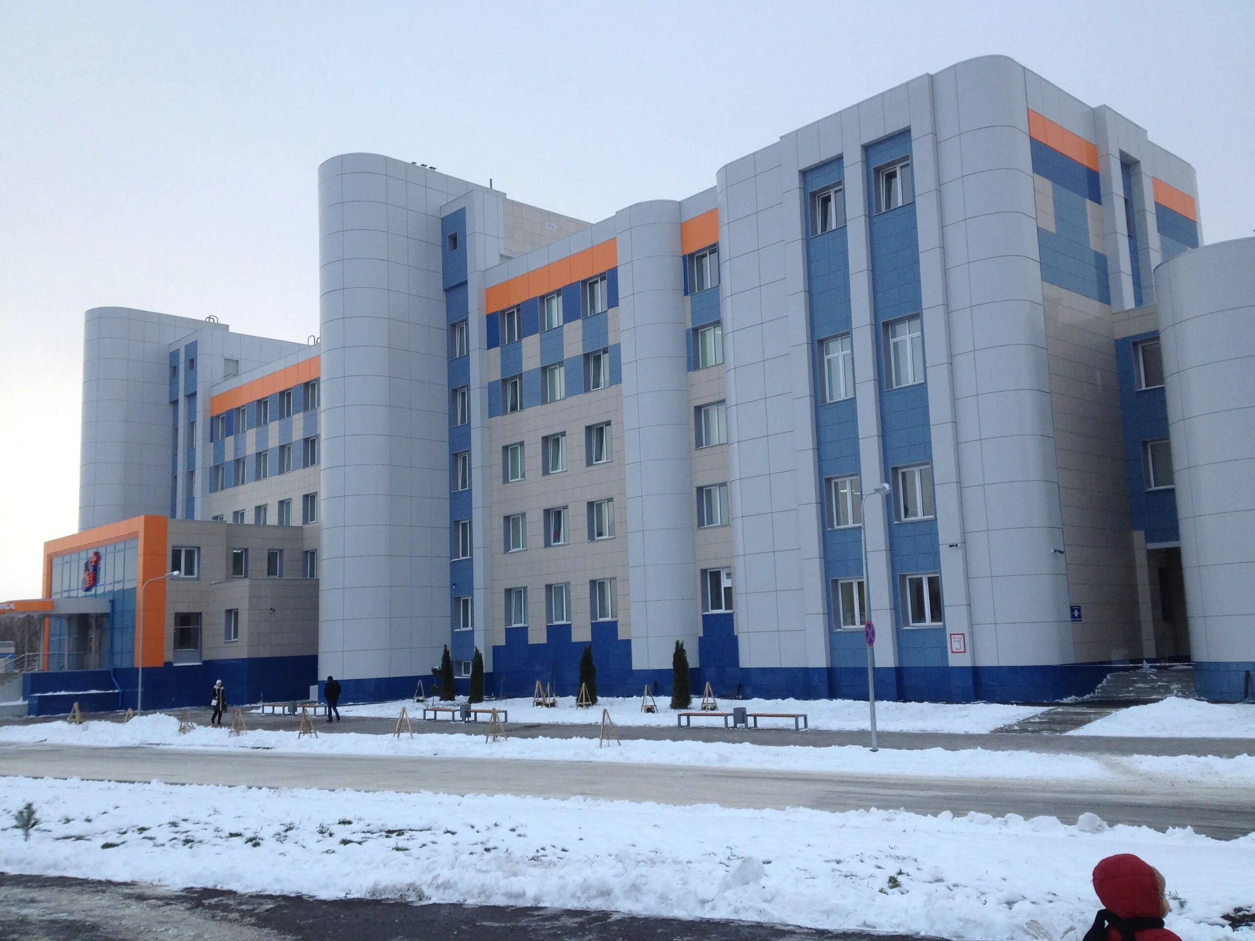 Детская городская больница нижнекамск менделеева. Городская больница нижнекамск менделеева. Менделеева 46 поликлиника. Поликлиники города нижнекамска. Травмпункт нижнекамск ахтубинская 11.