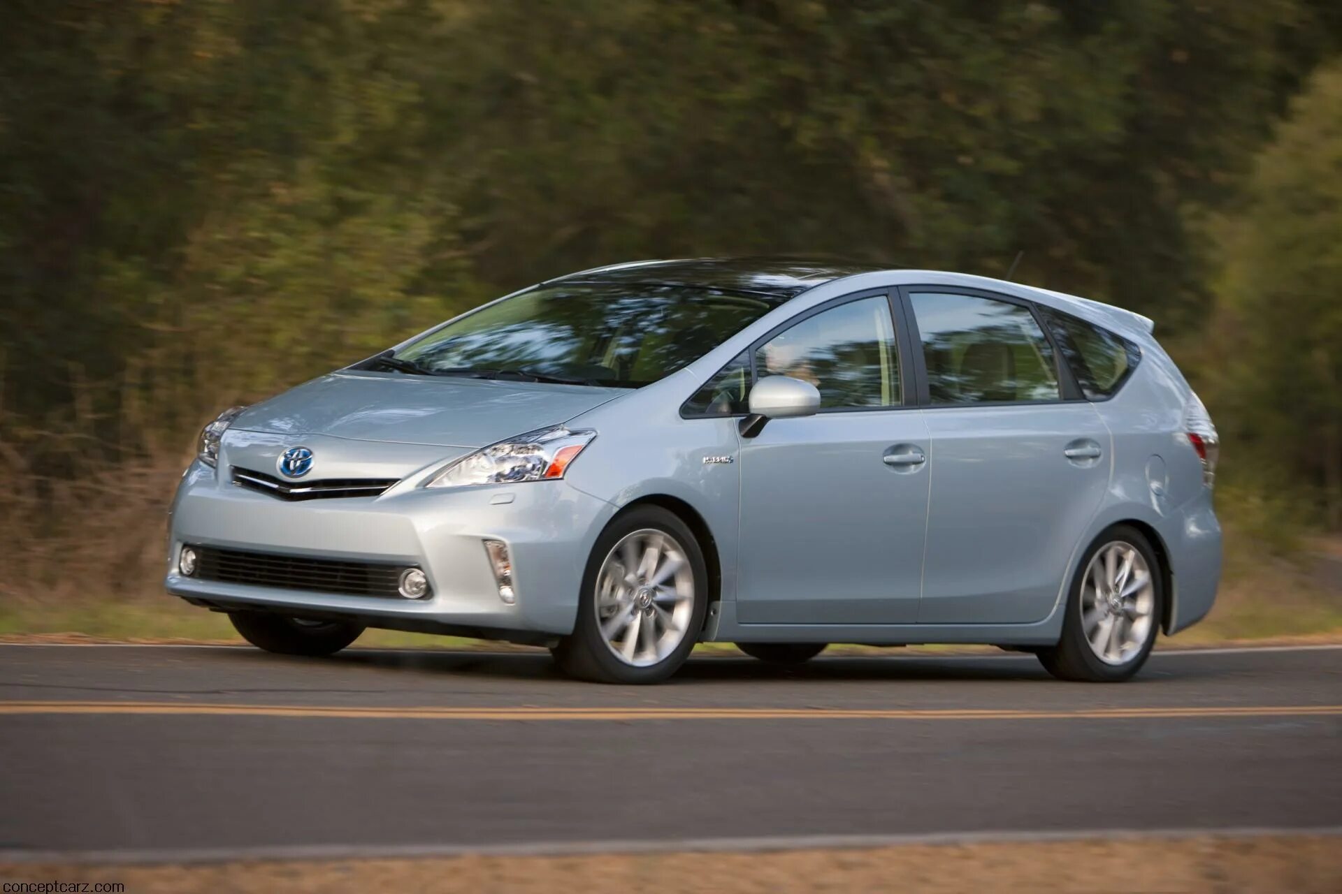 Тойота приус а. Тойота тойота приус гибрид. Toyota prius 2011. Тойота приус а. Toyota prius 2015 hybrid.