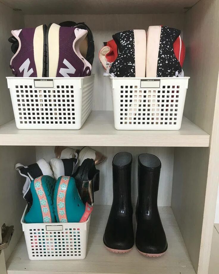 Место хранения редких предметов. Идеи для хранения. Компактное хранение обуви. Органайзер для хранения в гардеробной. Хранение обуви в шкафу.