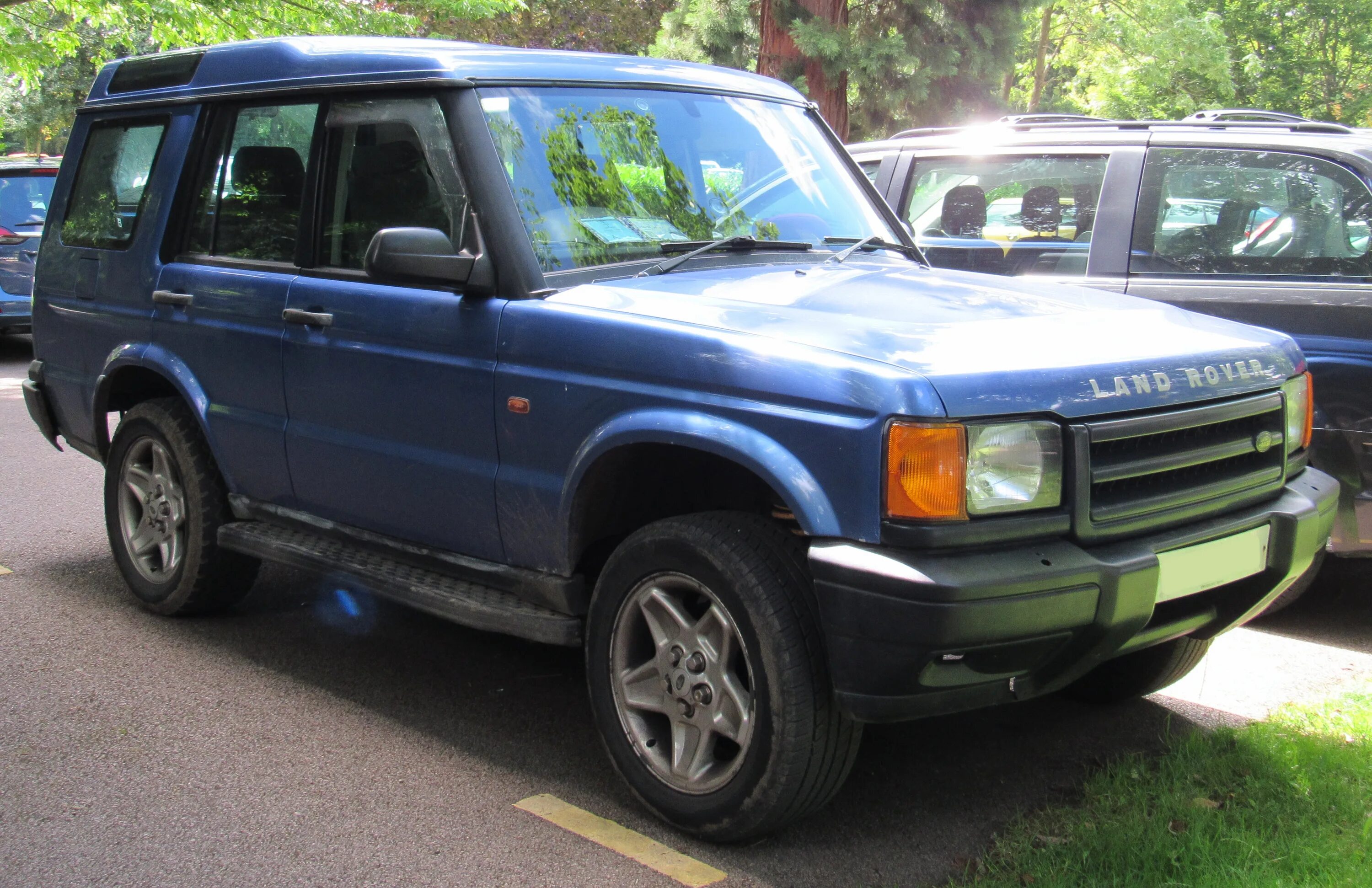 Тд дискавери. Ленд Ровер Дискавери 2001. Land Rover Discovery 2 2001. Ленд Ровер 2001г. Land Rover Discovery 2 td5.