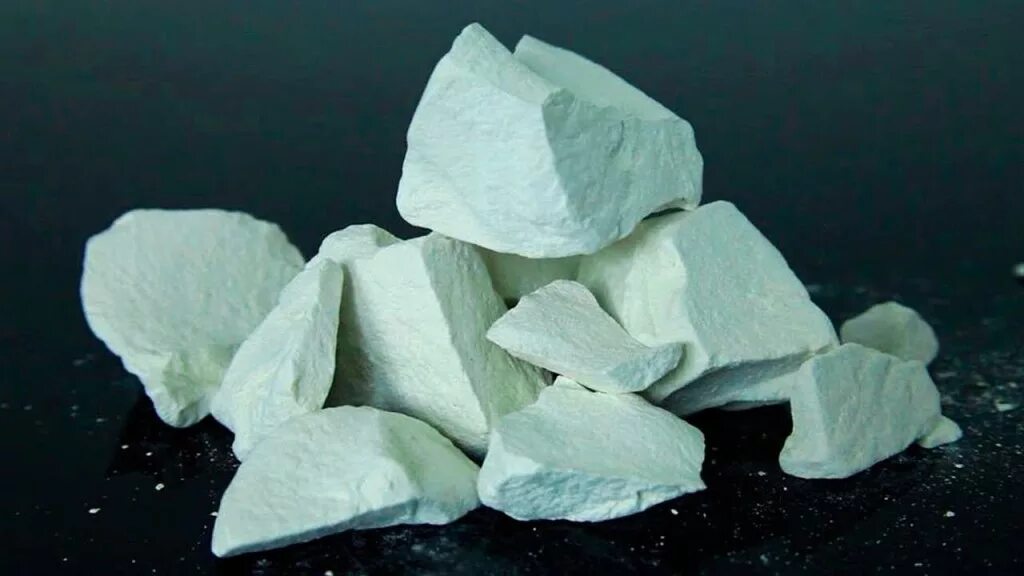 пиленый мел рафинад. что такое мел. что такое мел. кусочек мела. мел пищевой.