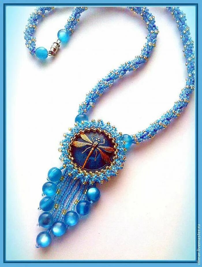 кулоны из бисера и бусин. оплетение бусины 8 мм бисером. кулоны из бисера и бусин. бисерный кулон. бусина из бисера и бусин.