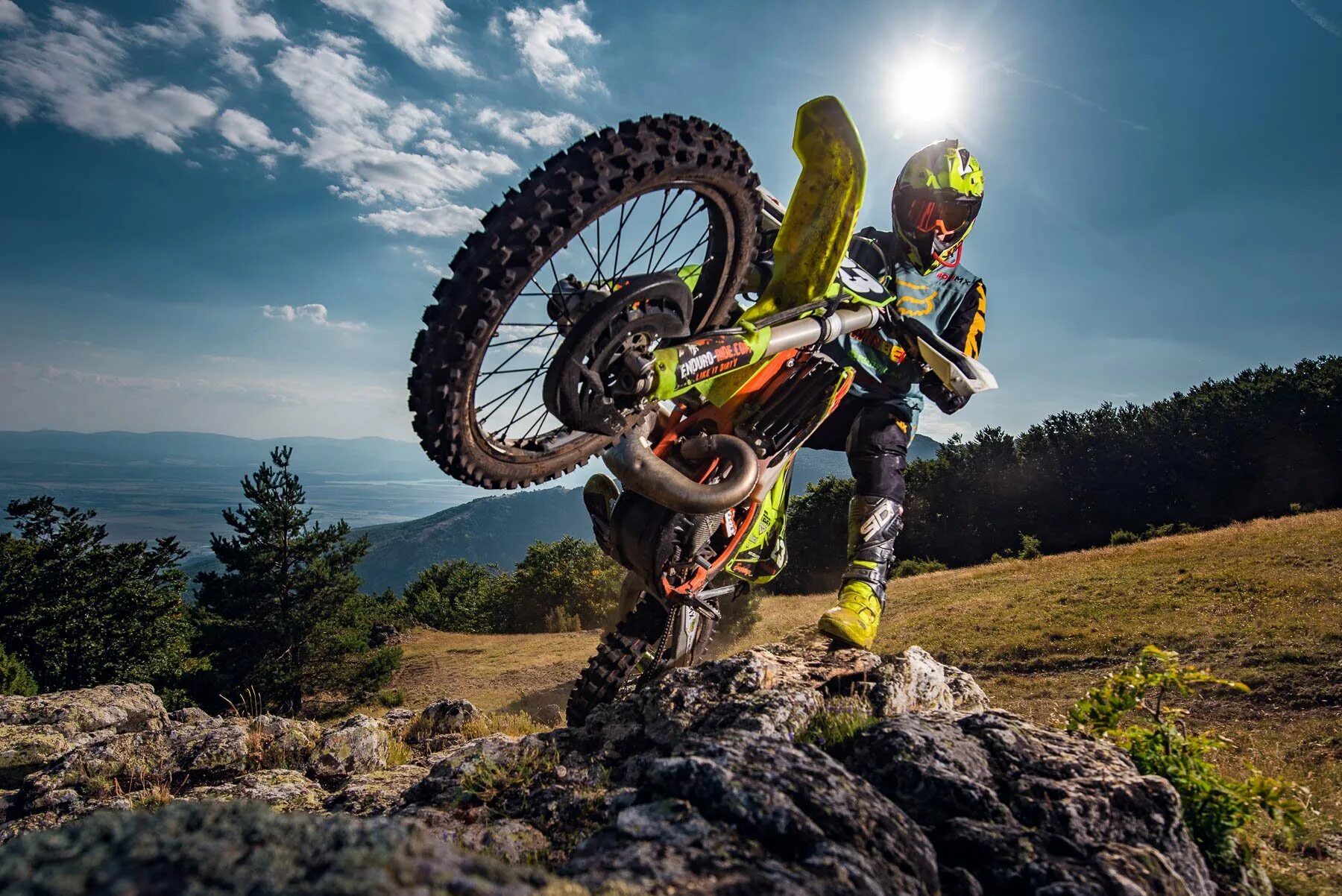 Хард эндуро мотоциклы. Мото эндуро райдер. Хард эндуро. Hard enduro. Хард эндуро мотоциклы.