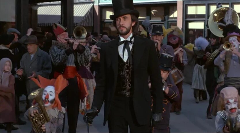 Рэй брэдбери фильмы. Фишер. Что то страшное грядет 1983. Что-то страшное грядёт (something wicked this way comes) 1983. Что то страшное грядет рэй брэдбери фильм.