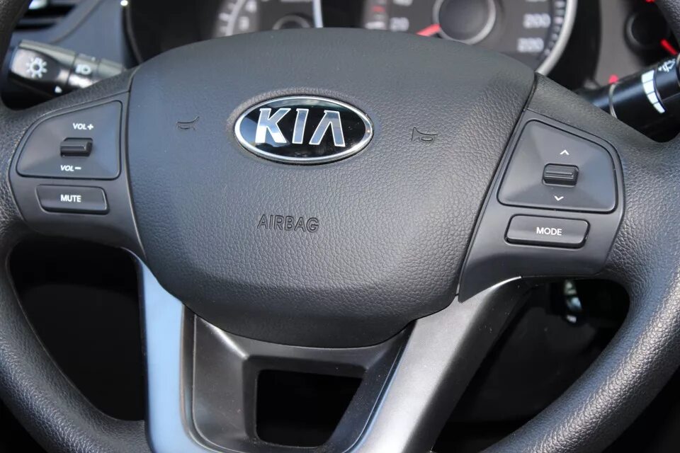 Как снять кнопки на руле киа рио Пришли кнопки на руль 17.02.2018 KIA Rio (4G), 1,4 л, 2017 года аксессуары DRI