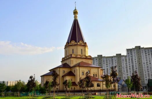 Предтеченская церковь братеево. Храм усекновения главы иоанна предтечи (зырянка). Храм живоначальной троицы в братеево. Храм усекновения главы иоанна предтечи в братееве. Храм усекновения главы в братеево.