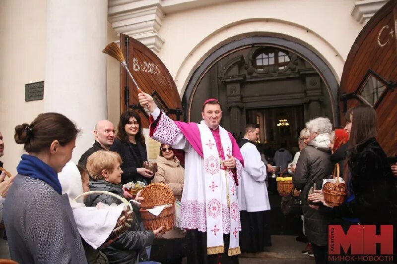 католическая пасха в москве. пасха 2024 у католиков какого. пасха у католиков в 2022. католическая пасха. пасха 2024 католическая и православная.