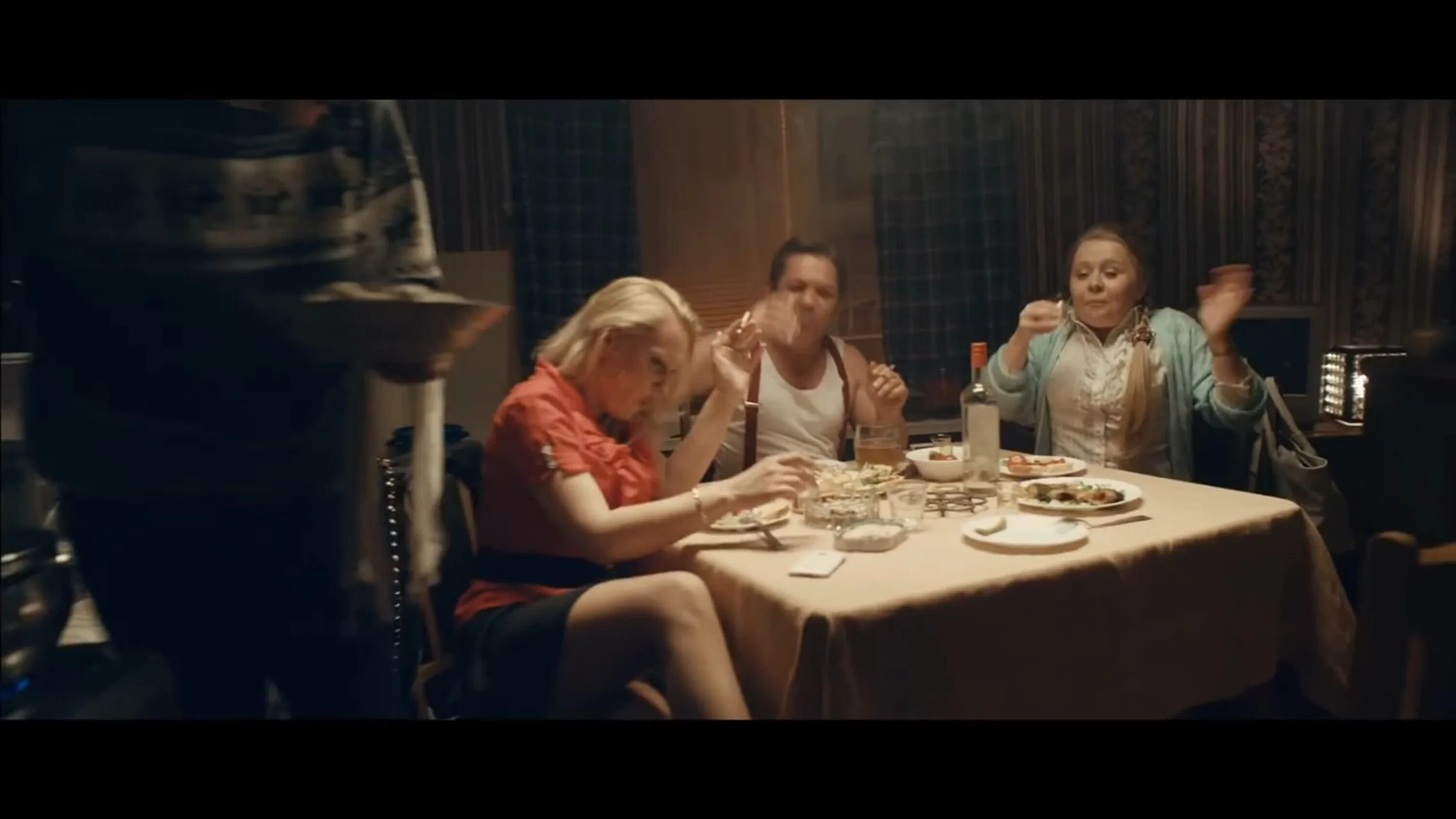 Песня ленинград уехала жена. Песня ленинград уехала жена. Отпускная галыгин ленинград. Ленинград отпускная караоке. Уехала жена ленинград клип.