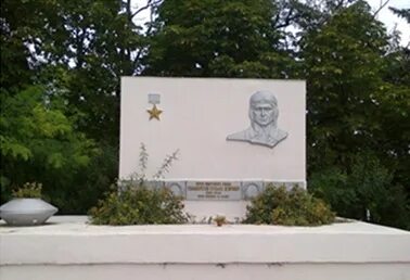Село селиверстова. Село селиверстова. Село селиверстова. Село селиверстова. Шахт летчик памятник.