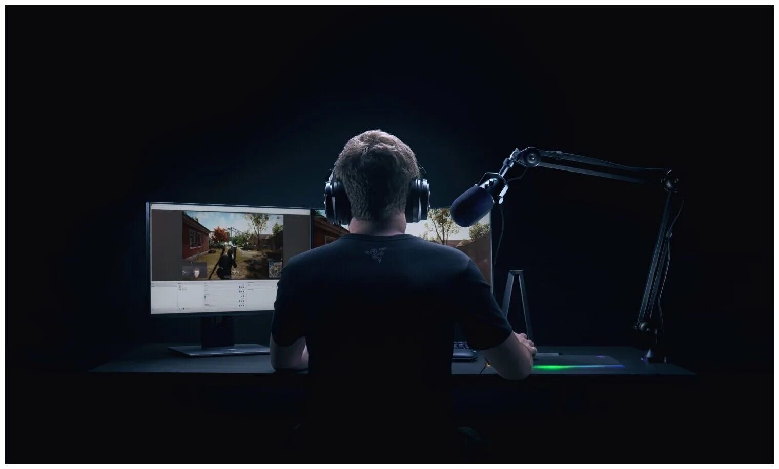 Микрофон хайпер х. Микрофон для гейминга hyperx. Микрофон как у стримеров. Микрофон quadcast s. Игровой микрофон на столе.