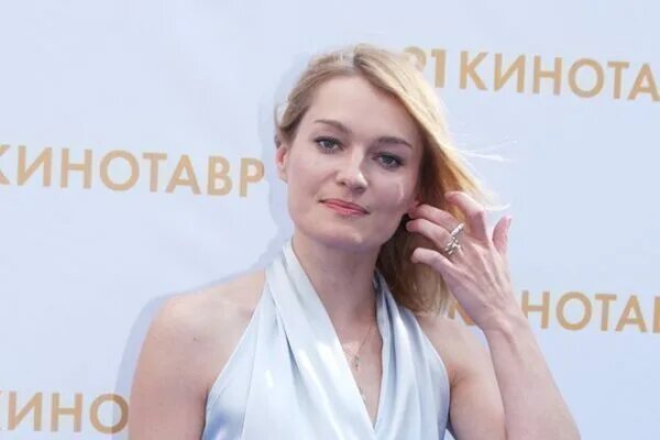Виктории Толстогановой - 50 лет: Как актриса решилась уйти от мужа после 15 лет 