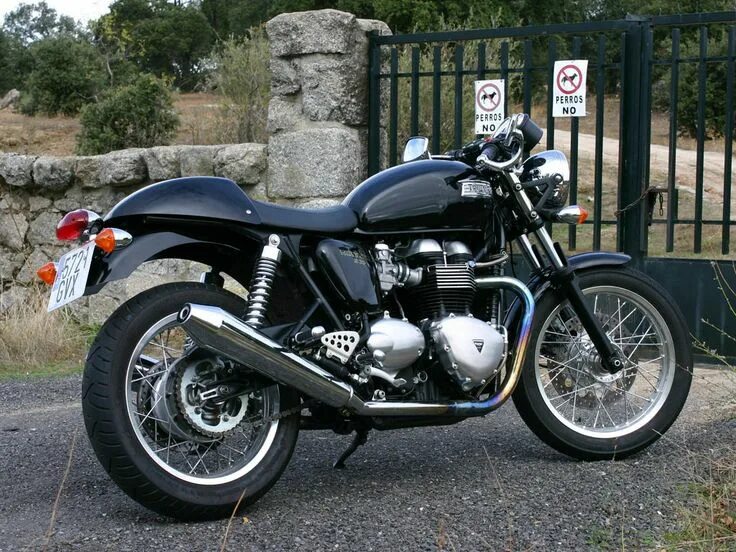 Триумф 900. Triumph thruxton 900. мотоцикл триумф тракстон. триумф тракстон 900. мотоцикл триумф thruxton 900.